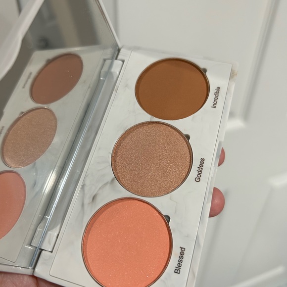 Realher Ultimate Glow Getter cheek trio - Picture 4 of 5
